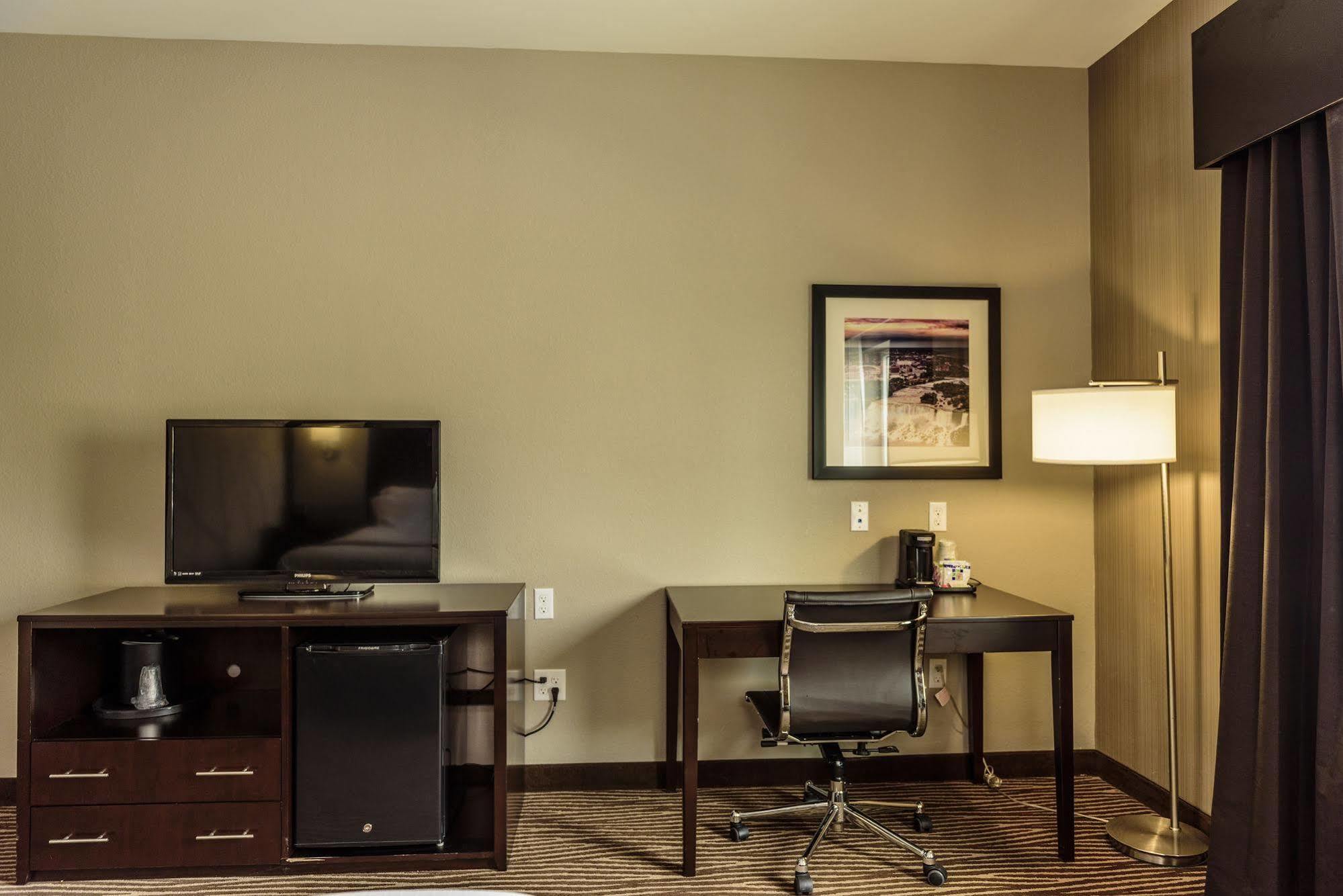 Holiday Inn Express & Suites Cheektowaga North East By Ihg 외부 사진